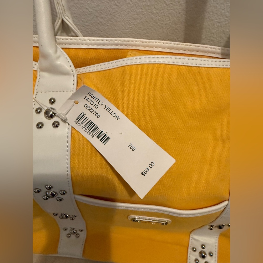 NWTs Naturalizer Canvas tote. - Picture 6 of 14